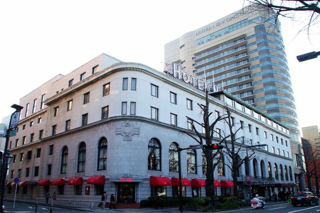 Stay in classic Western comfort at Hotel New Grand