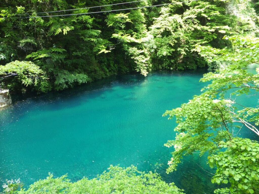 Hike along the emerald waters of Yushin Valley