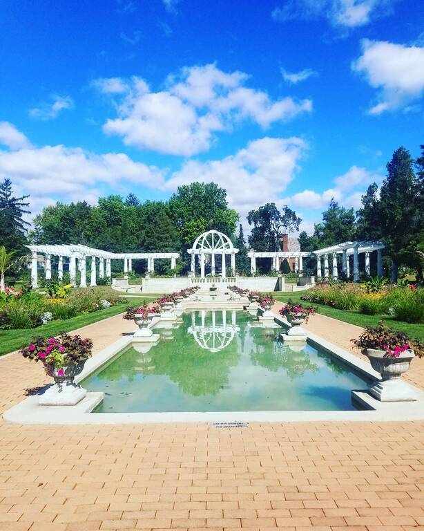 things to do in fort wayne indiana | relax at lakeside park and rose garden