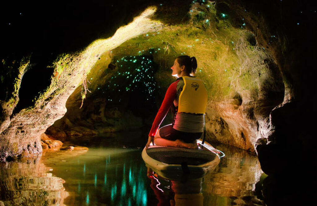 things to do in rotorua nz | glow worm sup tour on rotorua lake