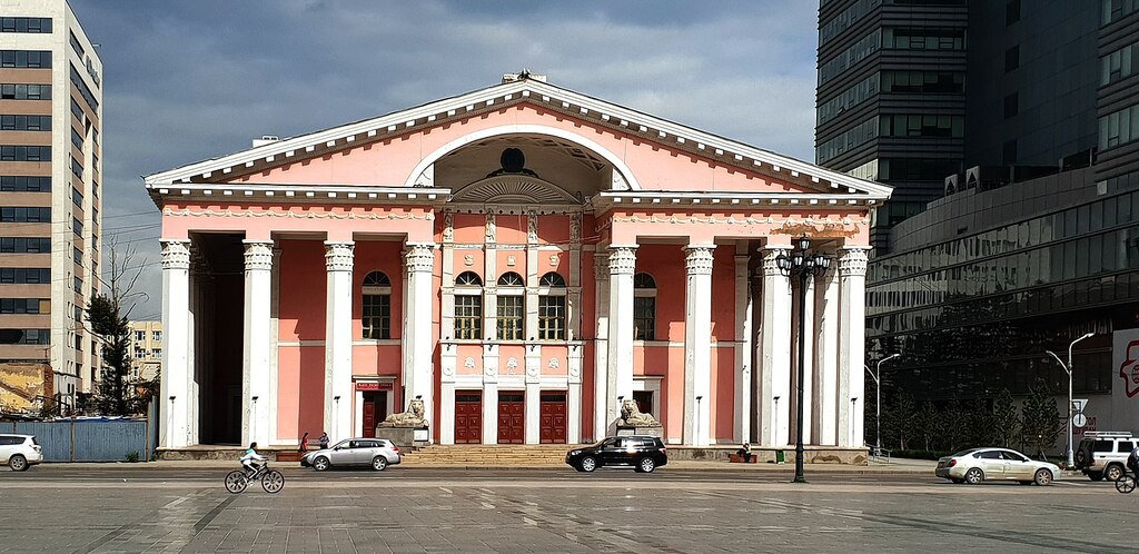 2018-08-11 160336 Ulaanbaatar Opera anagoria