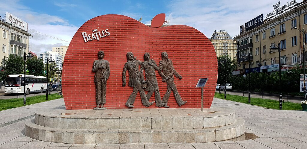 2018-08-12 104608 Ulaanbaatar The Beatles Monument anagoria