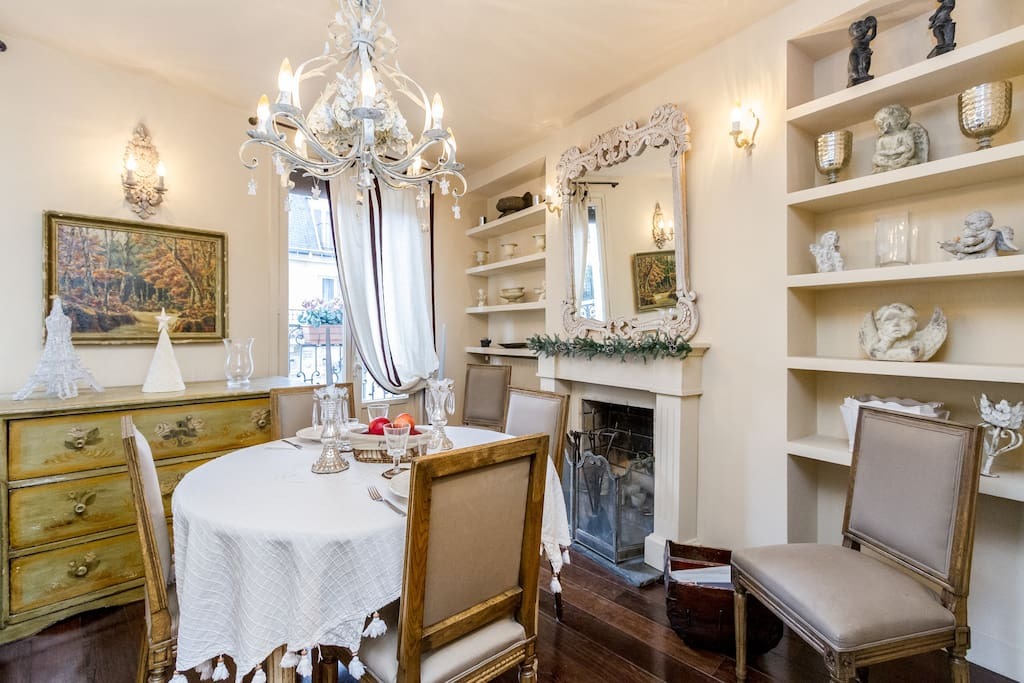 Glamourously decorated dining area