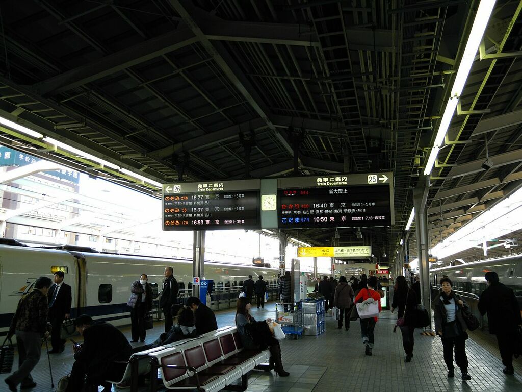 JR Shin-Osaka station - panoramio - DVMG (2)
