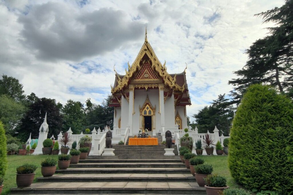 Wat Buddhapadipa, Buddhist Temple 02