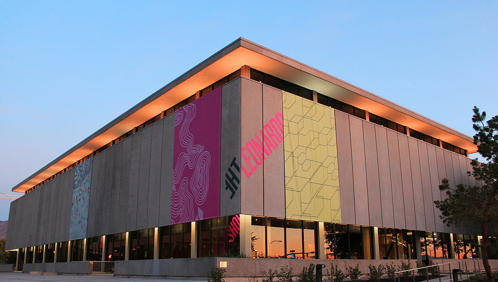 Leonardo Exterior