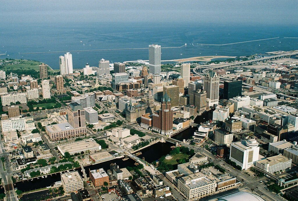 Milwaukee downtown