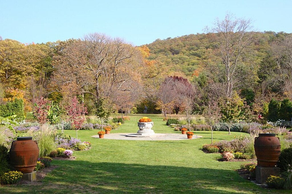 Skylands, Ringwood, NJ - fall garden view