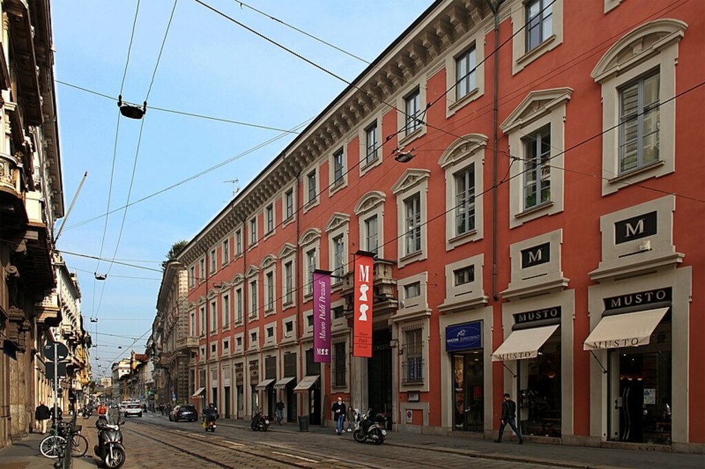 Il palazzo che ospita il Museo Poldi-Pezzoli in via Manzoni, Milano