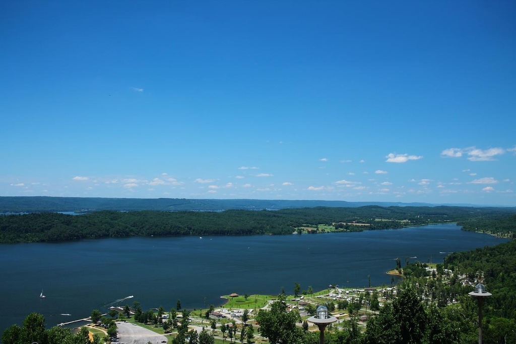 Lake Guntersville (18883970913)