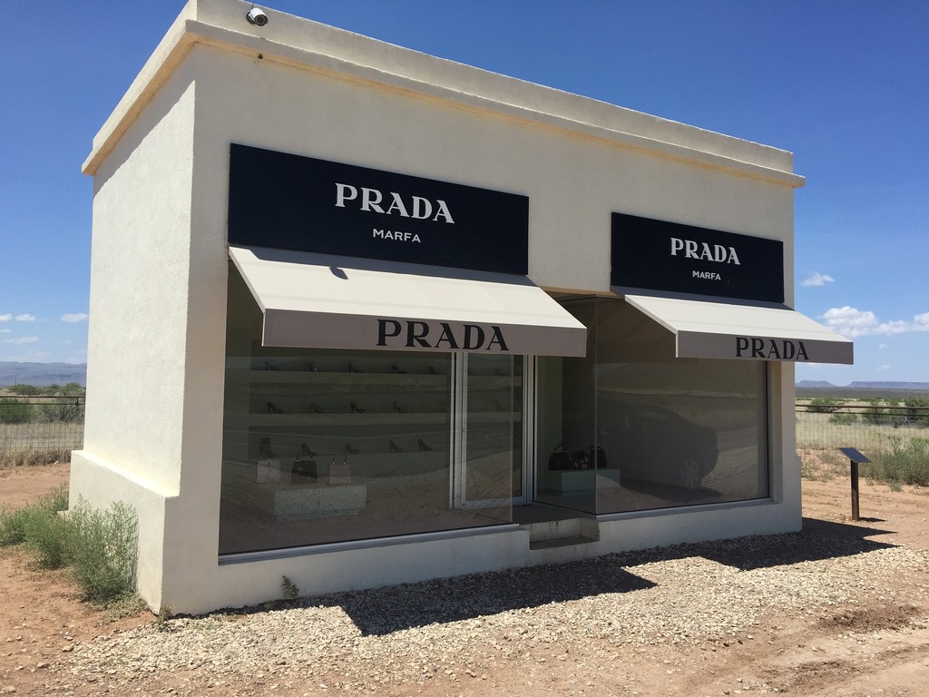 Prada Marfa Pixabay popmortem