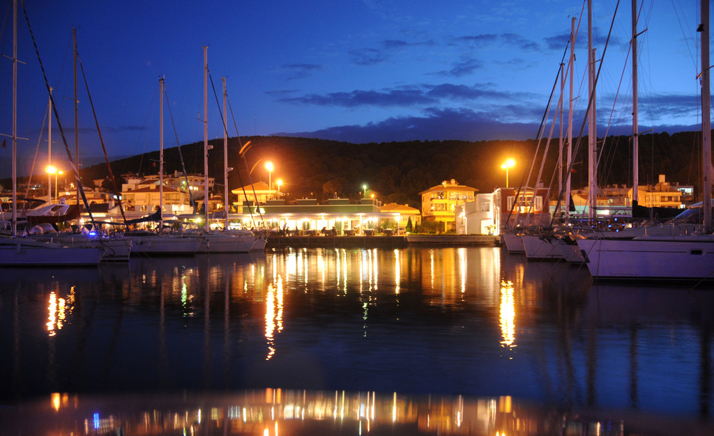 Cesme Marina, Turkey - panoramio