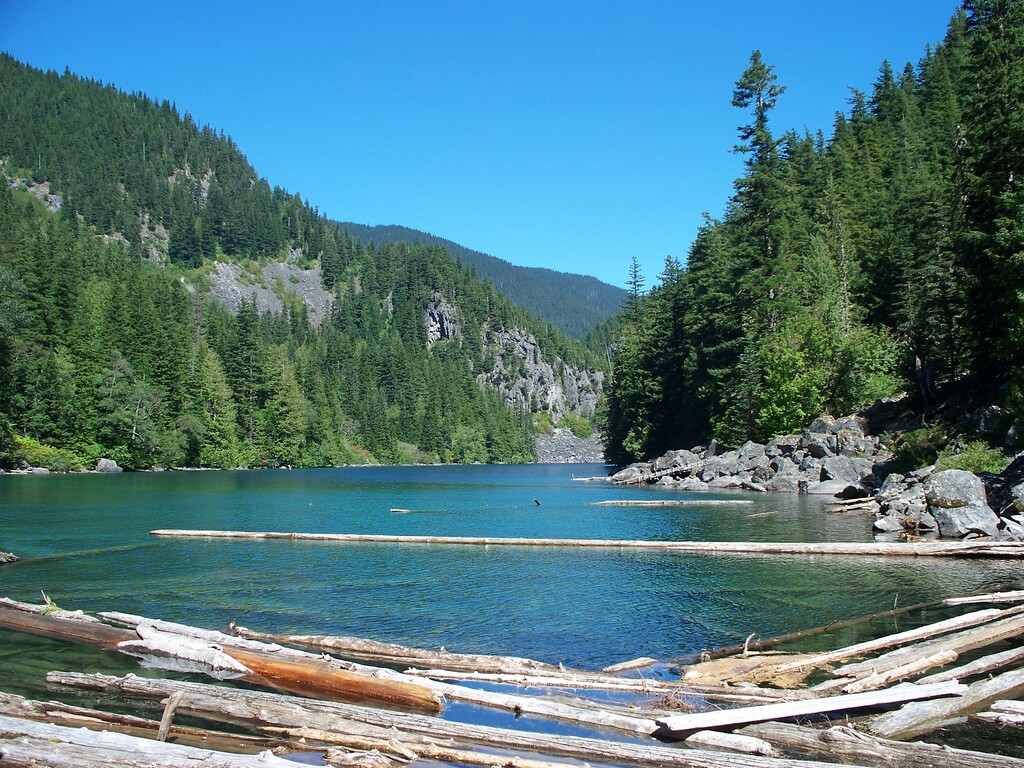 Lindeman Lake