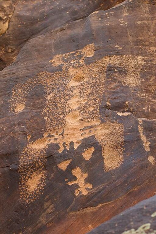 Birthing petroglyph, Rock Art Ranch