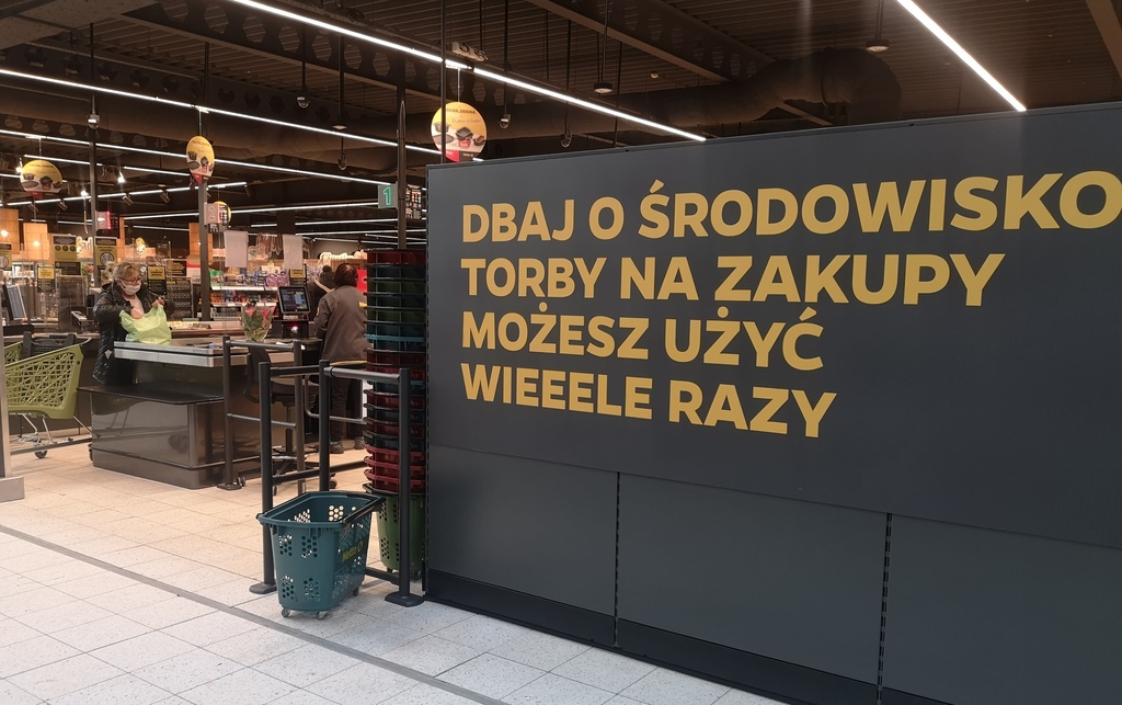 020211210 155757 Polish language