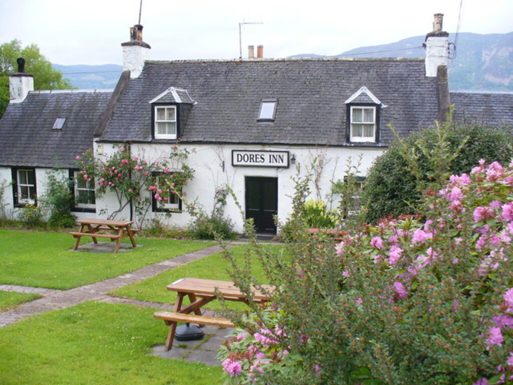 Dores Inn - geograph.org.uk - 884667