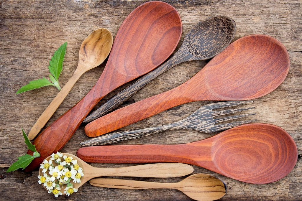 Wooden cookware