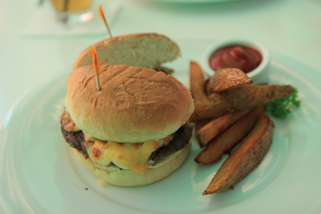 Camel Burger