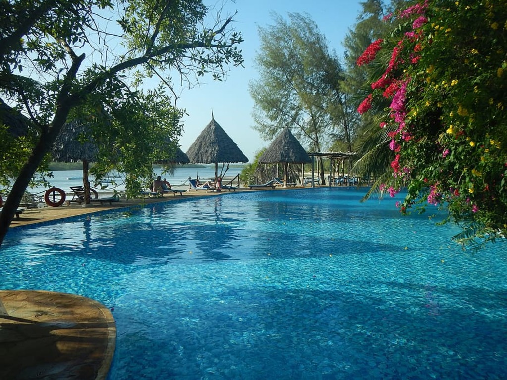 Swimming pool