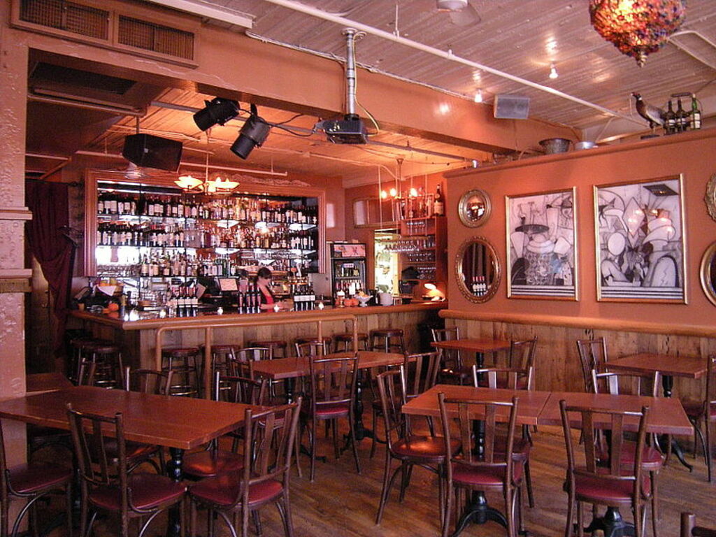 Seattle - The Pink Door interior - bar