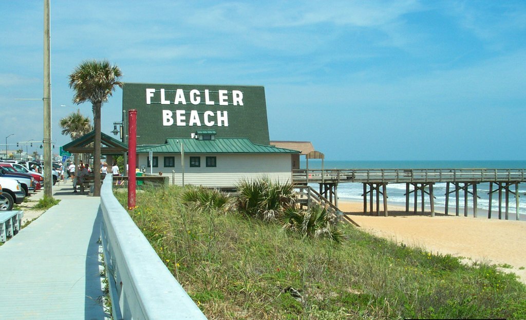 <div class="fn">
<i>A1A Scenic and Historic Coastal Byway - Flagler Beach Pier</i></div>
