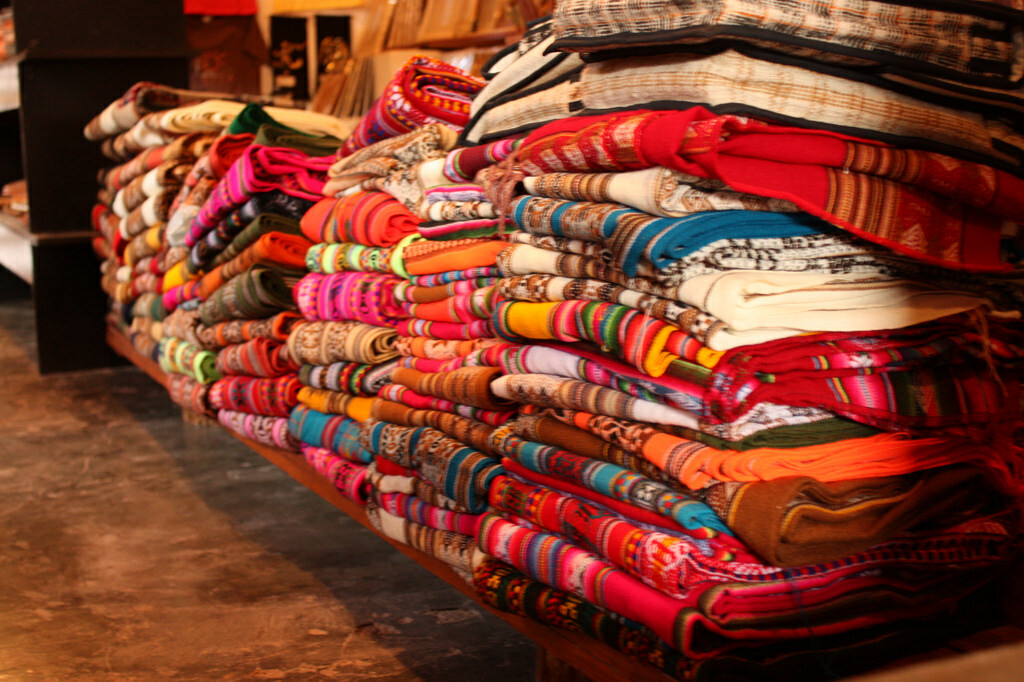Policromía textil