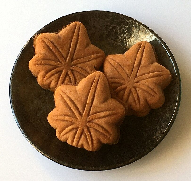 Momiji manju of Yamadaya (1)