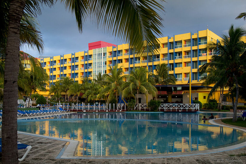 Vue côté piscine du Barcelo Solymar (5975753283)