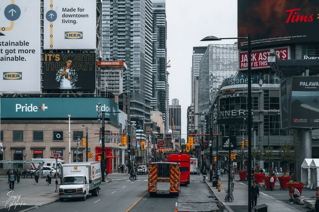 Yonge Dundas Square, Toronto, Ontario
