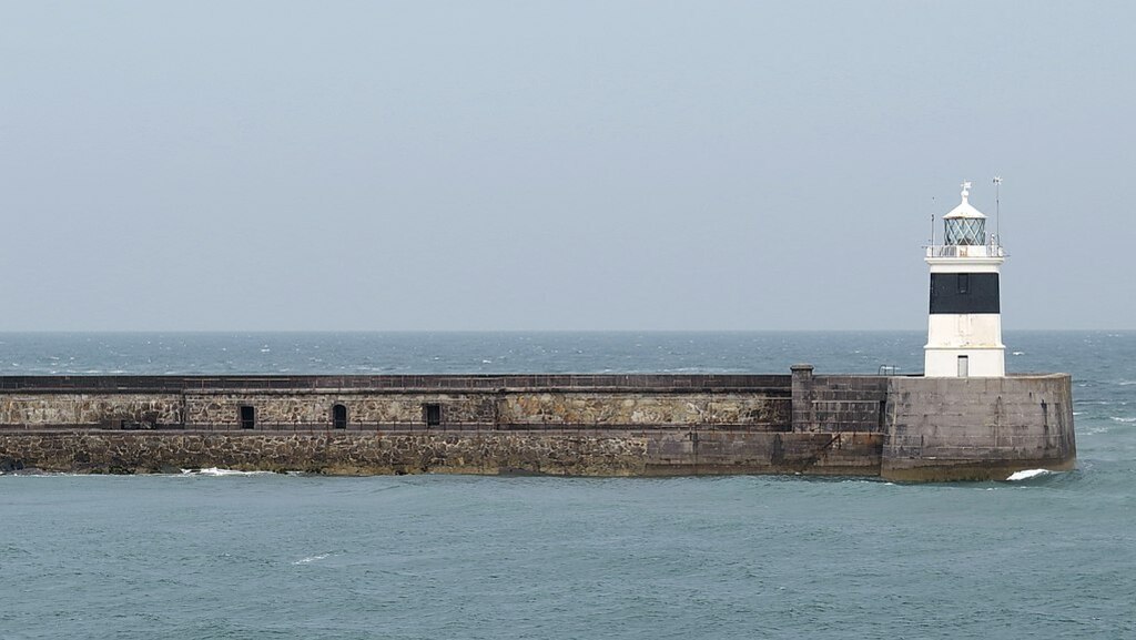 Breakwater Lighthouse, Holyhead, Holy Island (507268) (32234162684)
