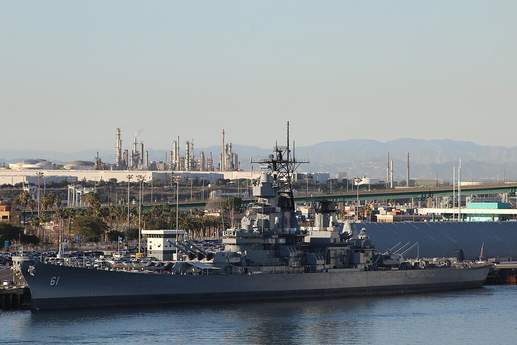 USS Iowa - panoramio
