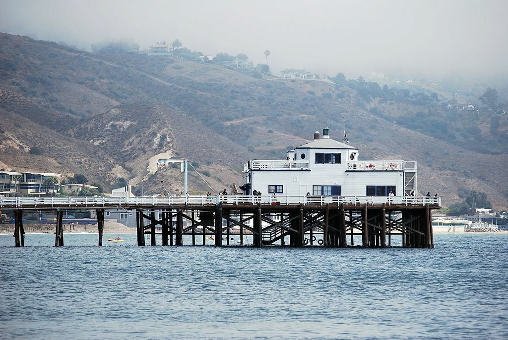 The Malibu Pier from Surfrider Beach - panoramio