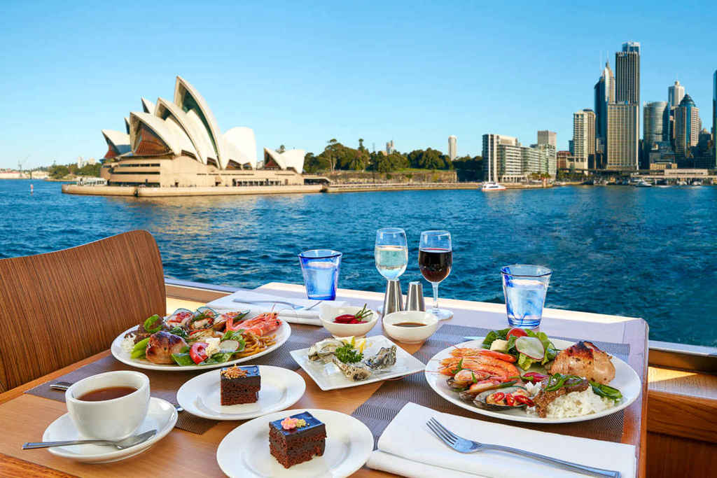 terbaik 11 tur wisata kuliner di sydney, australia | pesiar makan siang prasmanan hidangan laut di sydney harbour