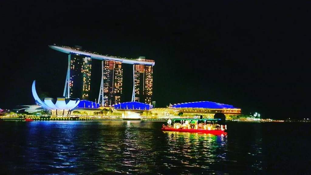 Bumboat Cruise at Singapore River