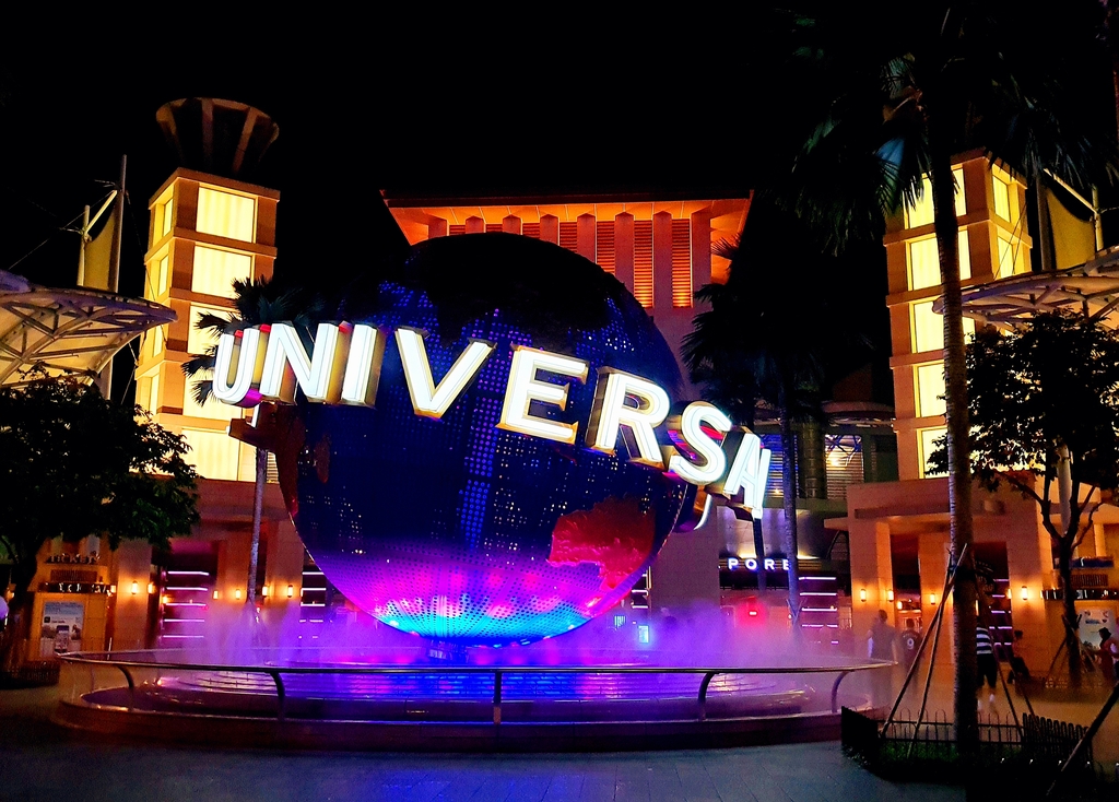 The peacefulness of The Universal Studio at late night