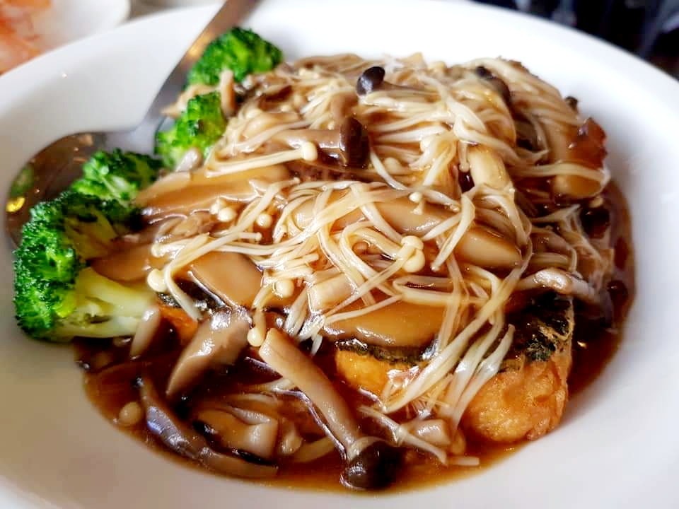 Homemade Vegetables Beancurd Braised with fresh mushrooms