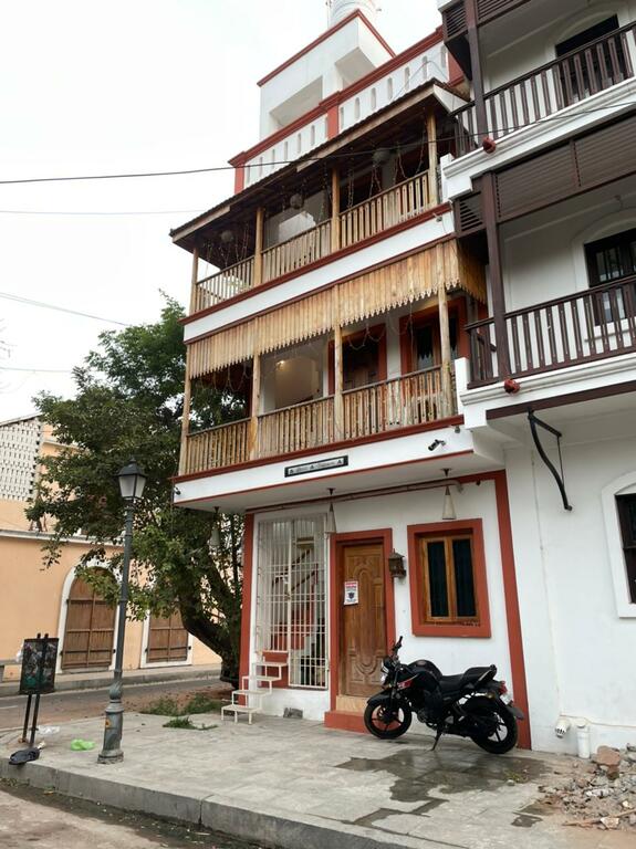 Cozy Airbnb rental in White Town