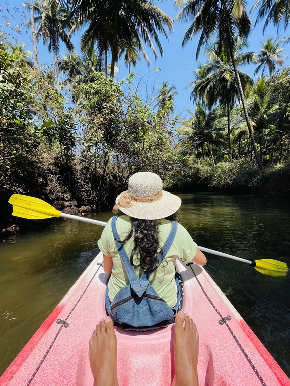 Kayaking at Cola Beach