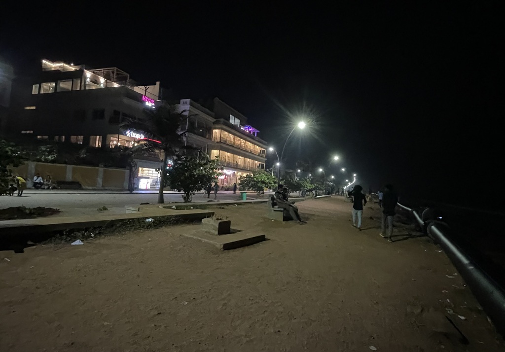 Escape In by the promenade