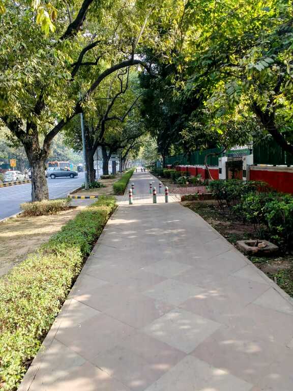 A walk on a New Delhi street