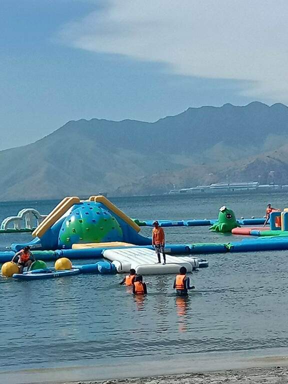 Inflatable Island