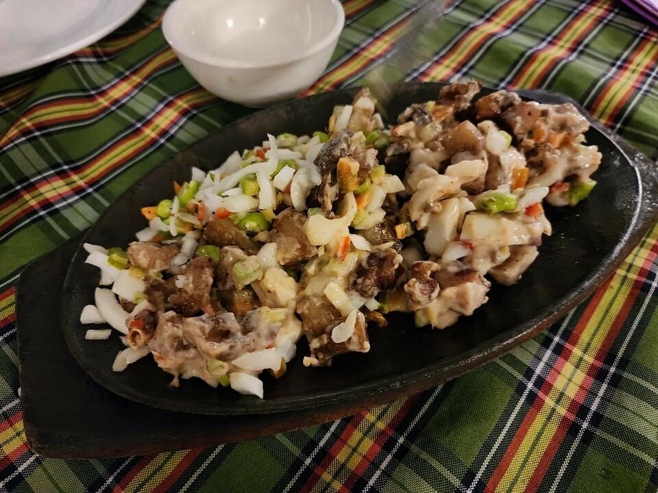 Cafe Leona's Sisig