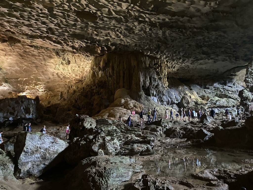 Sung Sot Cave