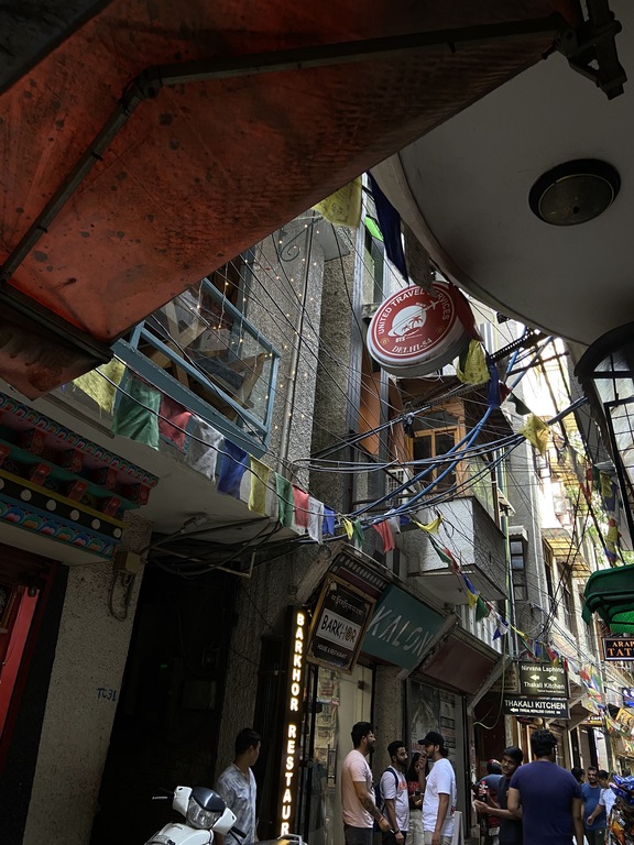 Majnu Ka Tila Market