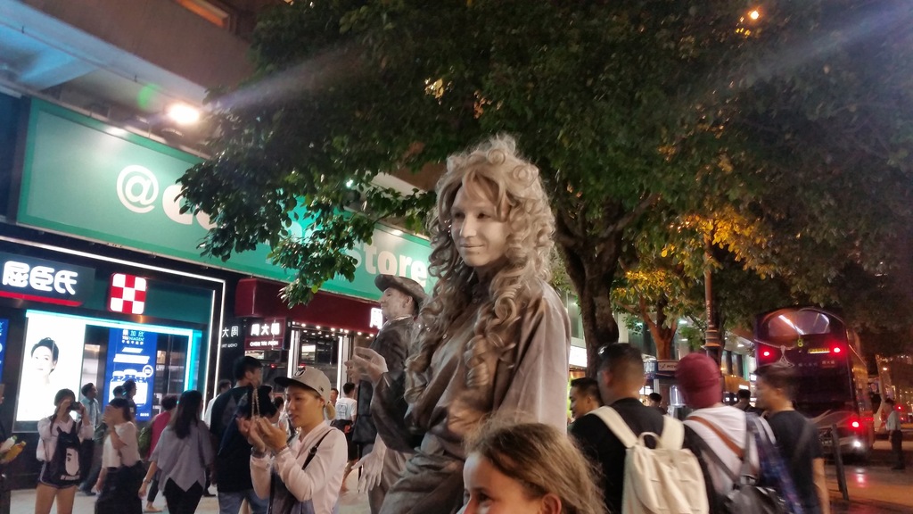 Living statue #1