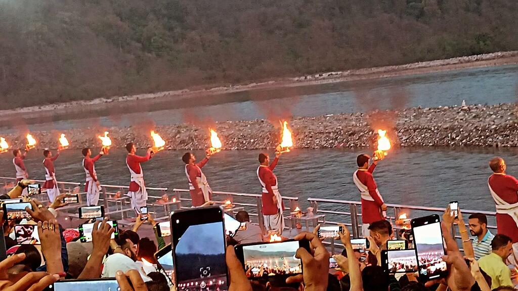 Ganga Aarti at Triveni Ghat, Rishikesh