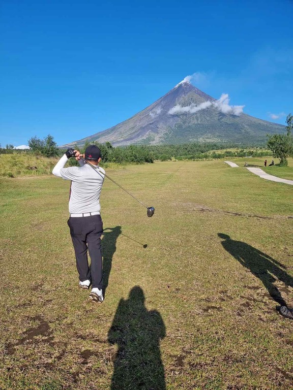 Golf with Mayon Volcano view