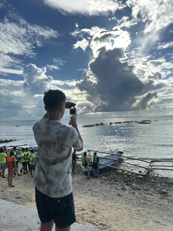 Oslob whale shark watching