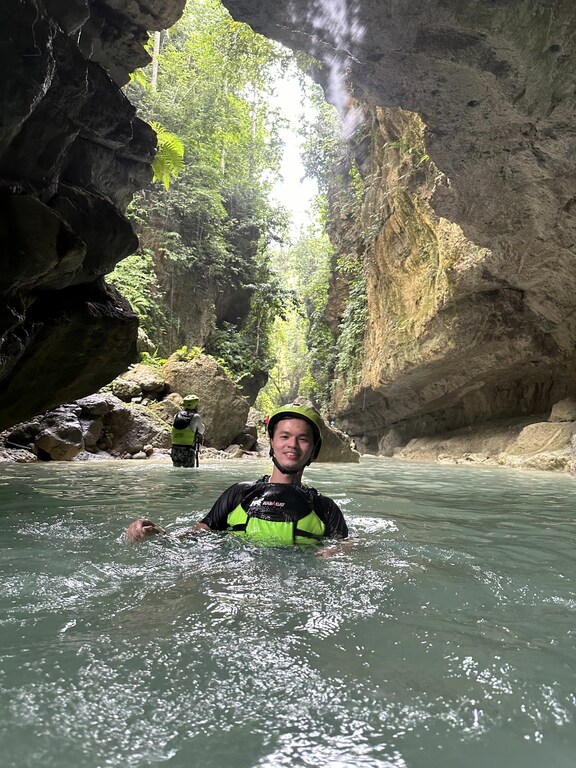 Canyoneering in Kawasan falls