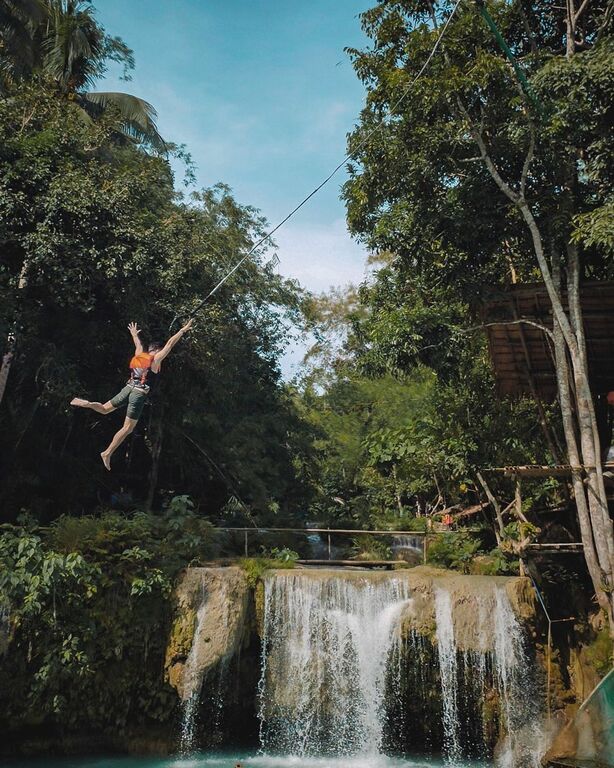 Cambugahay Falls